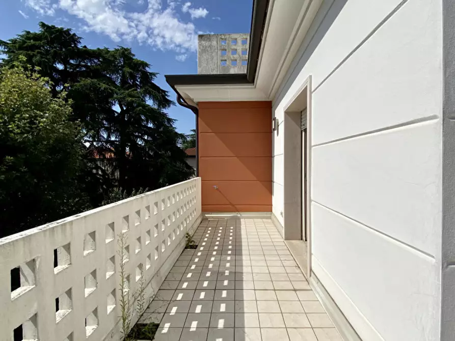 Immagine 27 di Attico in vendita  in Via Gerolamo Egidio di Velo, 30 a Vicenza