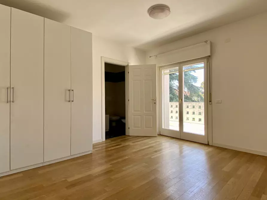 Immagine 30 di Attico in vendita  in Via Gerolamo Egidio di Velo, 30 a Vicenza