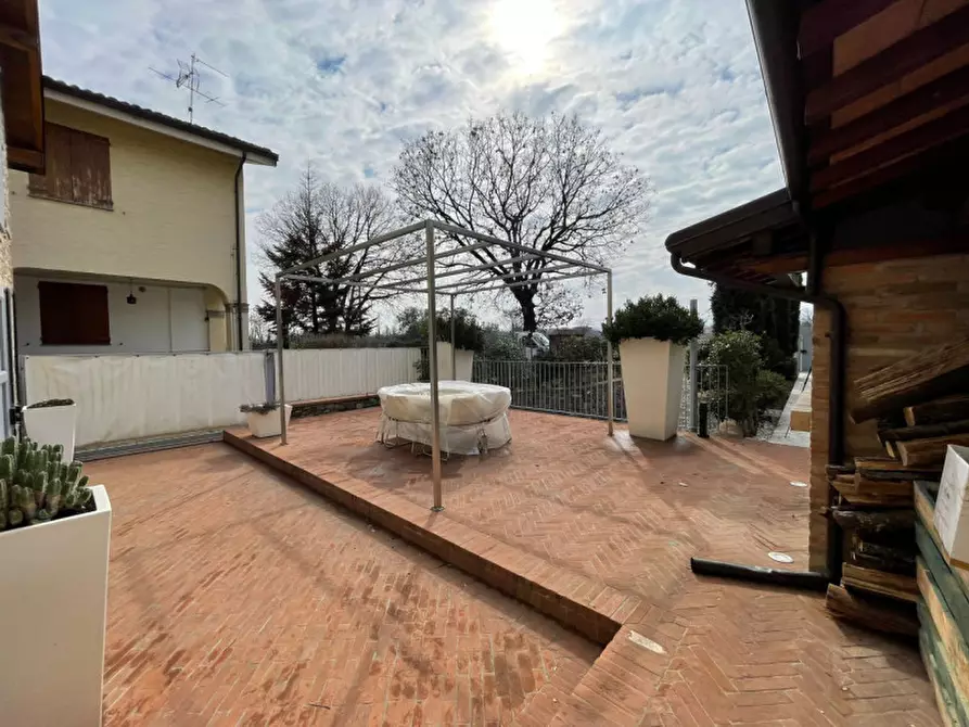 Immagine 1 di Villa in vendita  a Maranello