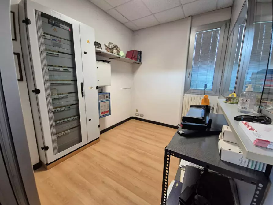 Immagine 7 di Laboratorio in affitto  in Via Carnia a Verona