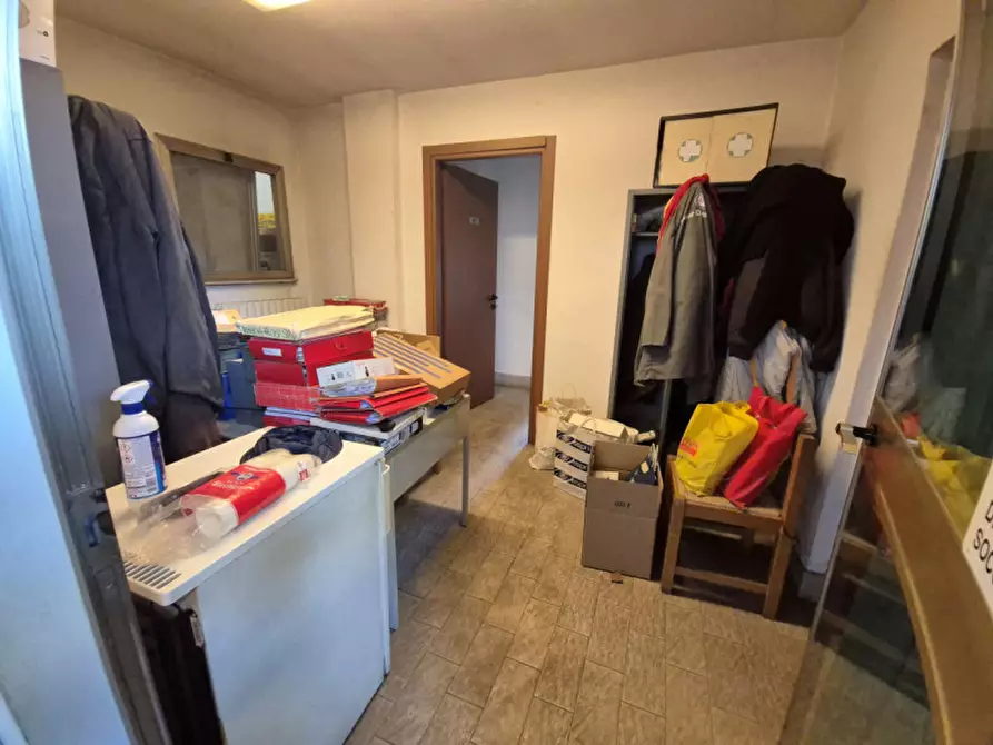 Immagine 9 di Laboratorio in affitto  in Via Carnia a Verona