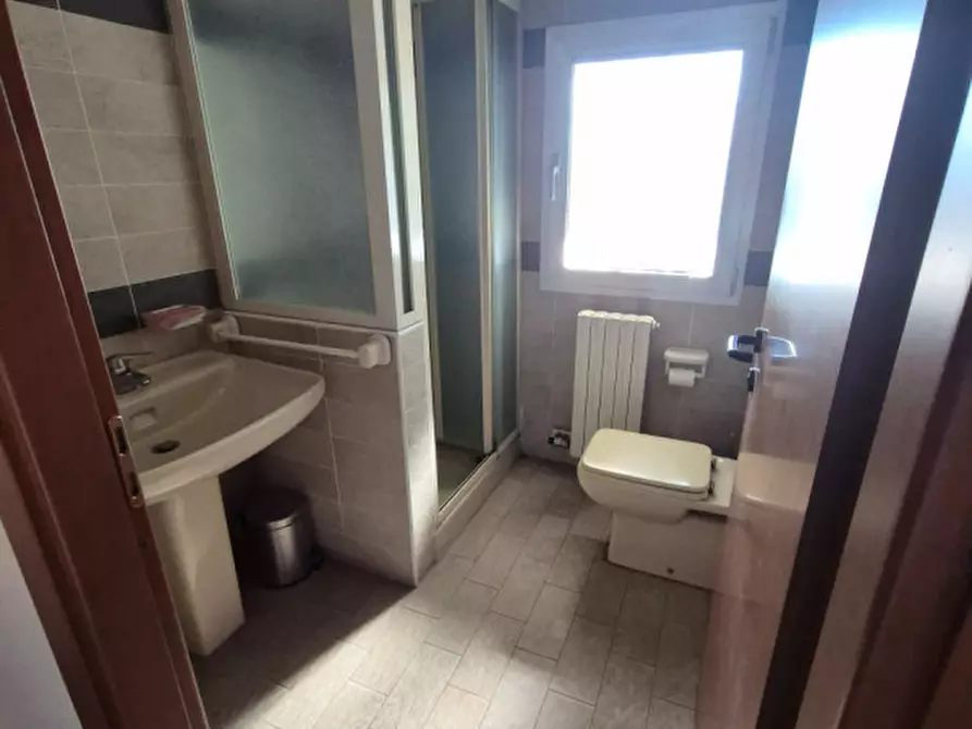 Immagine 11 di Laboratorio in affitto  in Via Carnia a Verona