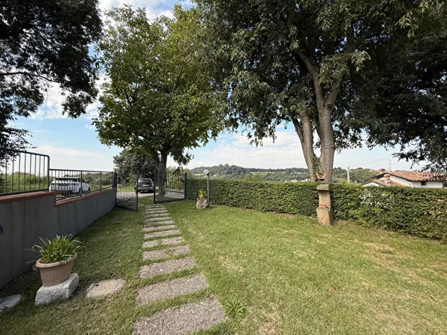 Immagine 1 di Casa indipendente in vendita  in Via Marziale Cerutti a Lonato del Garda