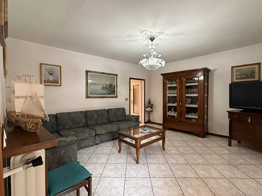 Immagine 4 di Casa indipendente in vendita  in Via Marziale Cerutti a Lonato del Garda