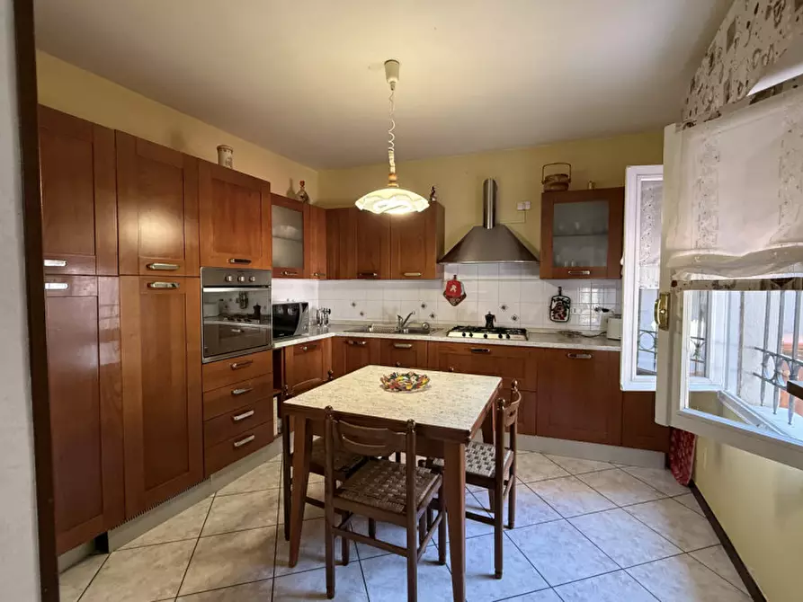 Immagine 7 di Casa indipendente in vendita  in Via Marziale Cerutti a Lonato del Garda