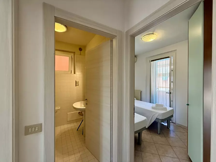 Immagine 13 di Appartamento in affitto  in Via Arturo Toscanini a Lazise