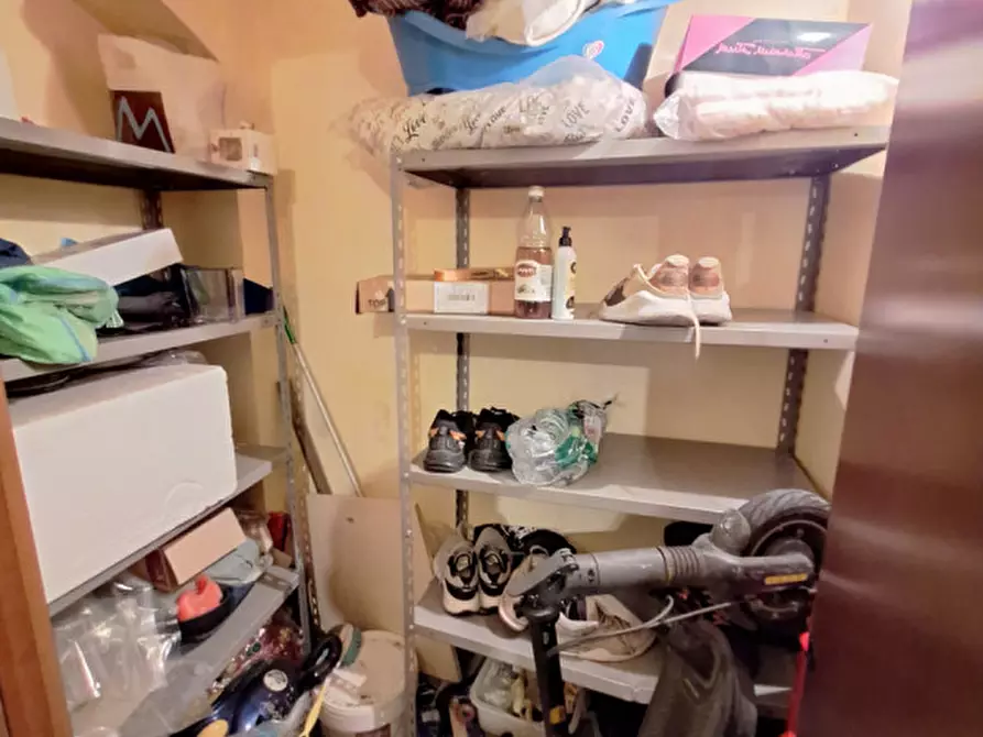 Immagine 18 di Appartamento in vendita  in VIA PALESTRO 19 a Modena