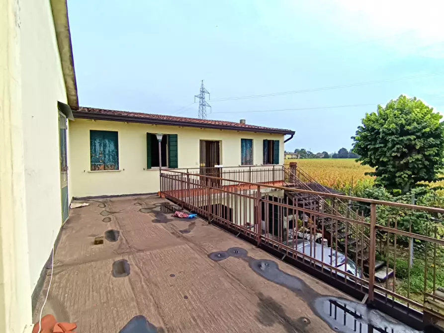 Immagine 1 di Casa indipendente in vendita  in Stradella Donà a Campolongo Maggiore