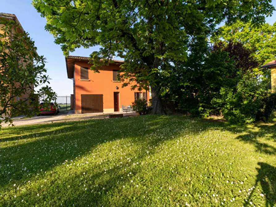 Immagine 1 di Villa in vendita  in VIA FRABAZZA  9 a Bologna