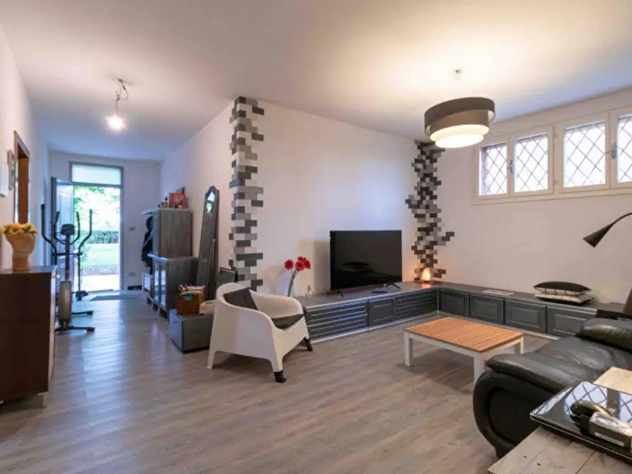 Immagine 7 di Villa in vendita  in VIA FRABAZZA  9 a Bologna