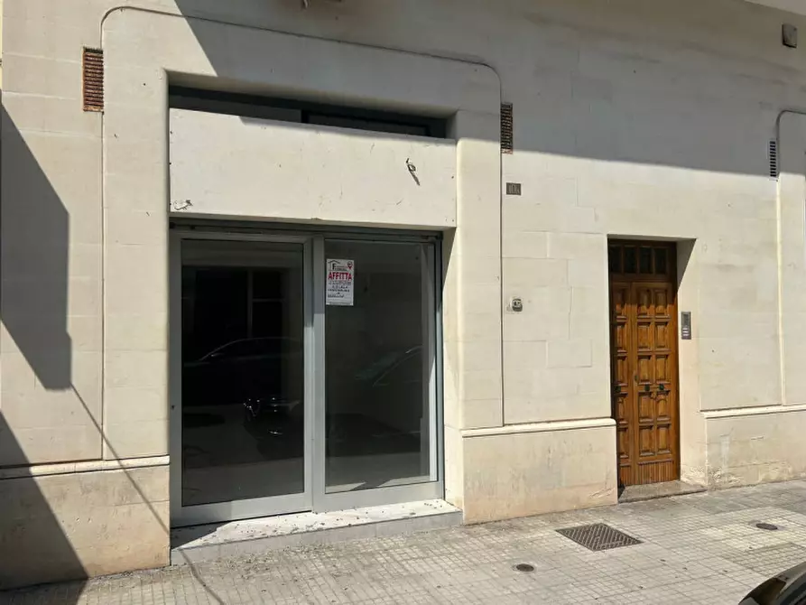 Immagine 1 di Attività commerciale in affitto  in Via Nazario Sauro 10a a Lecce