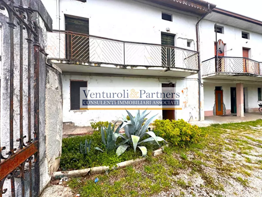 Immagine 6 di Rustico / casale in vendita  in Via Santa Maria a Calcinato