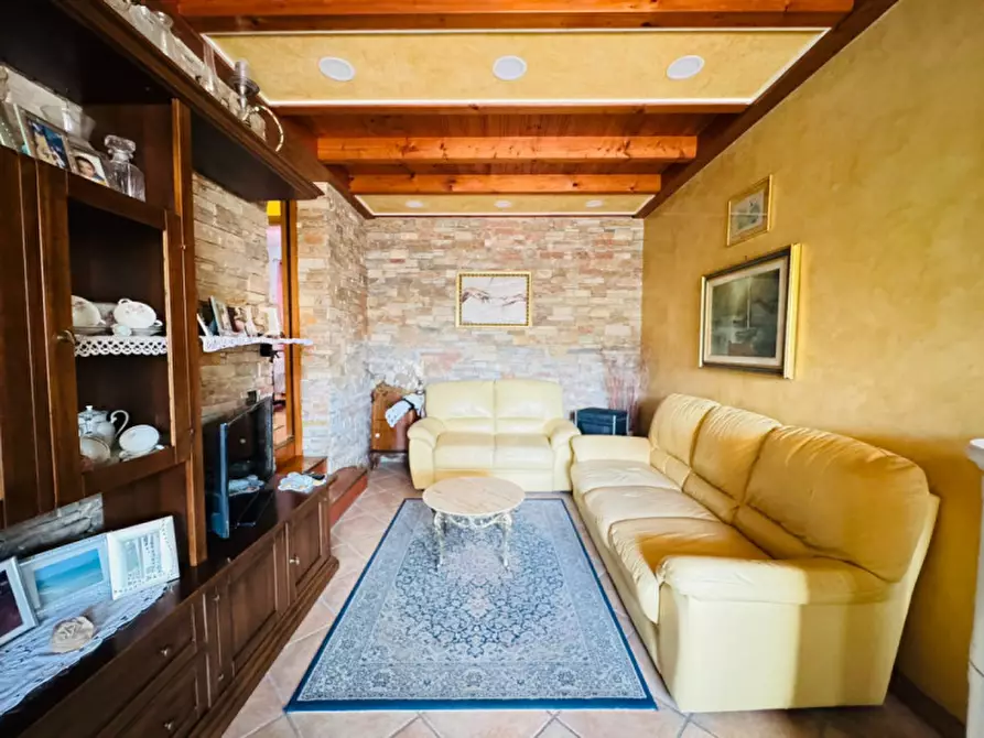 Immagine 2 di Appartamento in vendita  a Isorella