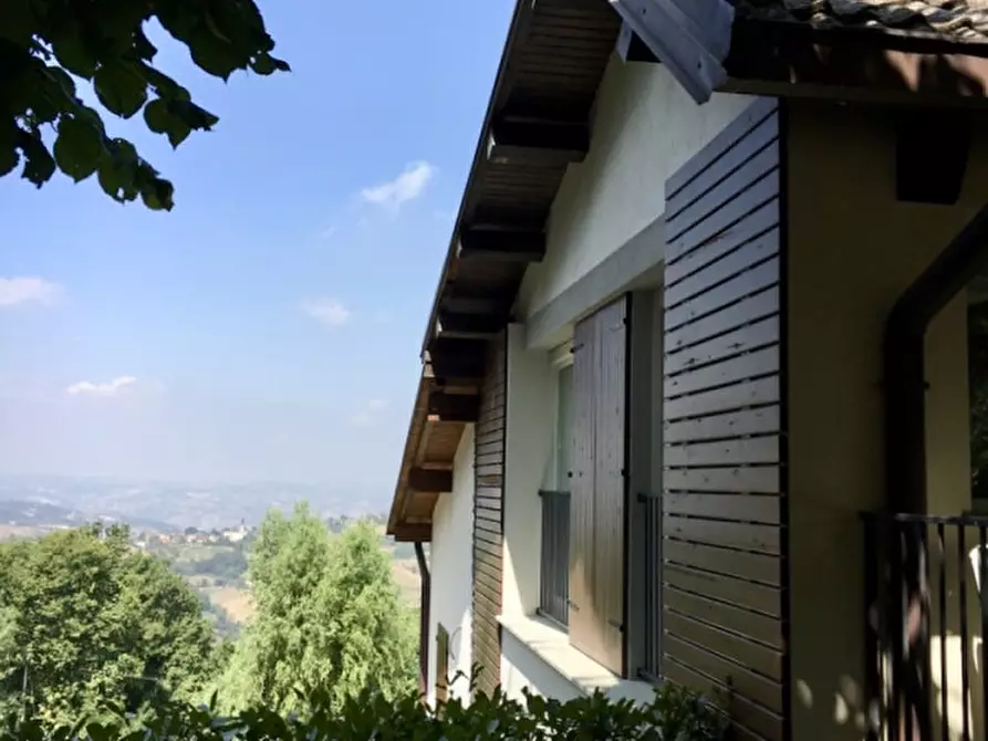 Immagine 2 di Villa in vendita  a Serramazzoni
