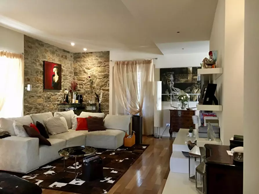 Immagine 7 di Villa in vendita  a Serramazzoni