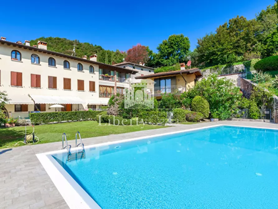 Immagine 1 di Appartamento in vendita  in Via Seniga a Salò