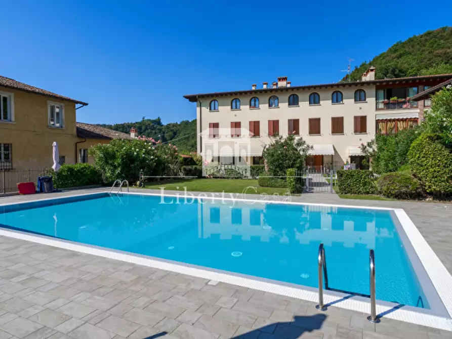 Immagine 4 di Appartamento in vendita  in Via Seniga a Salò