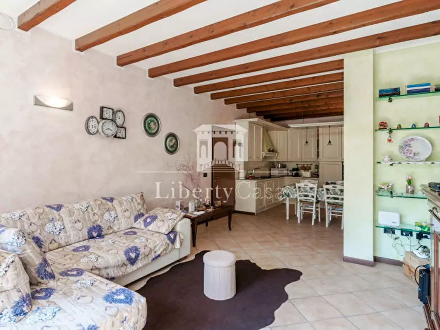 Immagine 5 di Appartamento in vendita  in Via Seniga a Salò