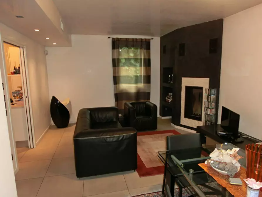 Immagine 1 di Casa bifamiliare in vendita  a Salzano