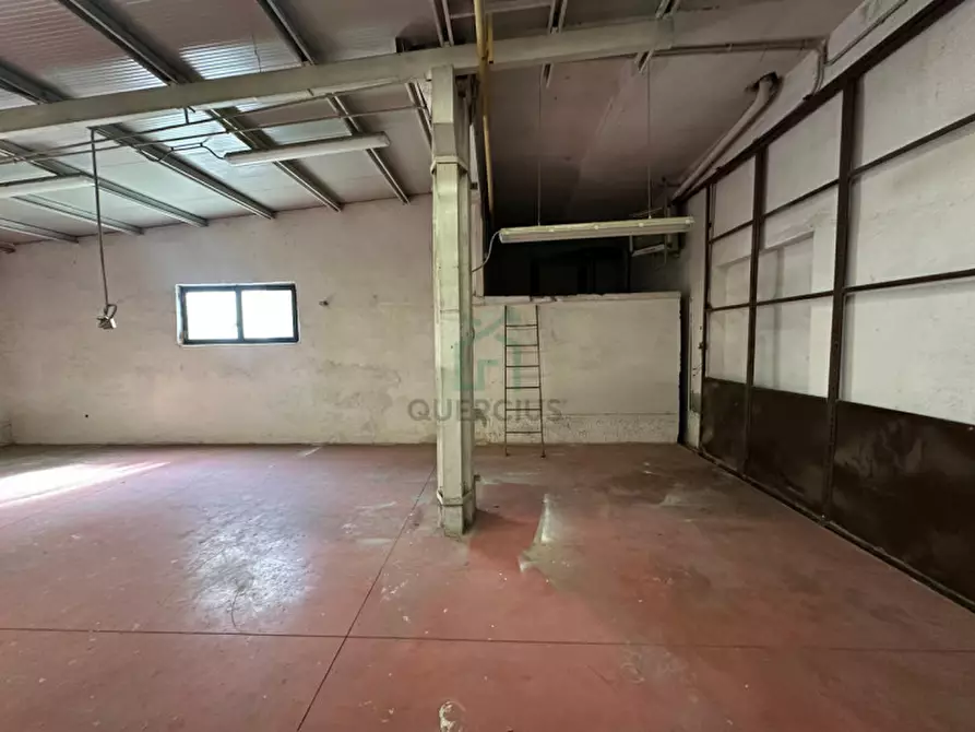 Immagine 2 di Magazzino in vendita  in VIA Del Commercio a Verona