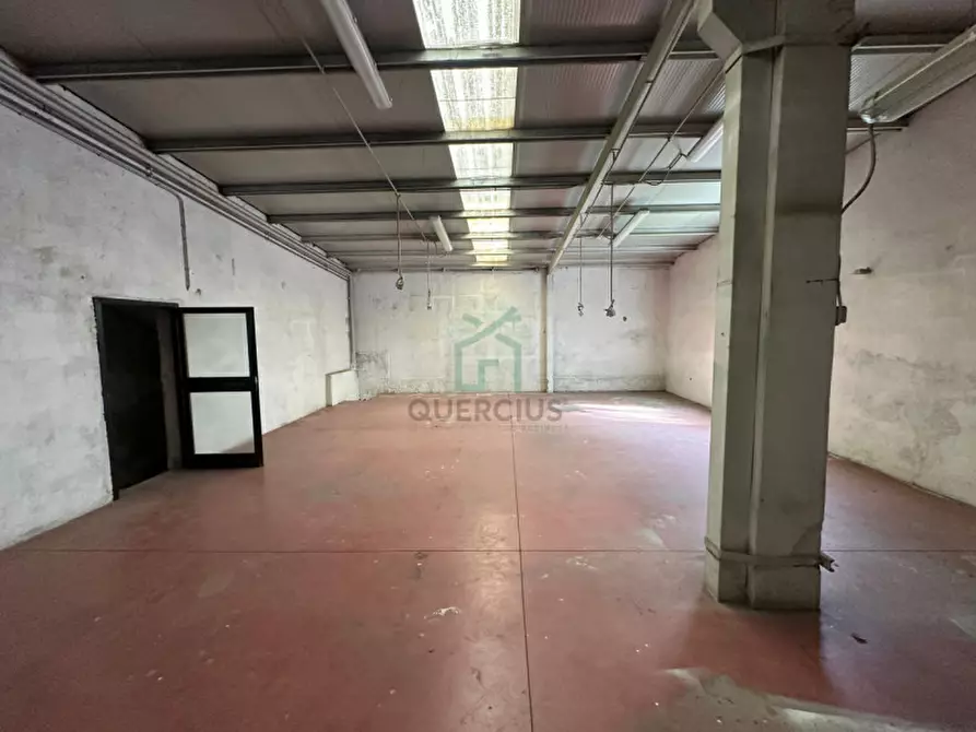 Immagine 10 di Magazzino in vendita  in VIA Del Commercio a Verona