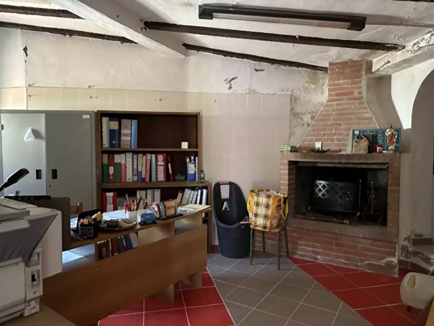 Immagine 8 di Hotel in vendita  a Serracapriola