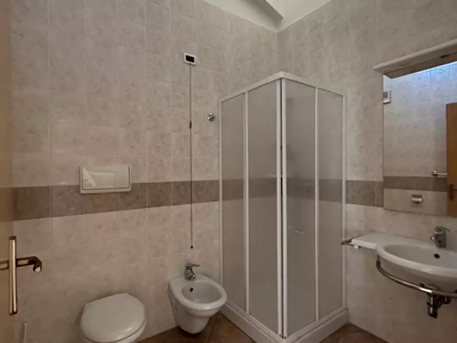 Immagine 10 di Hotel in vendita  a Serracapriola