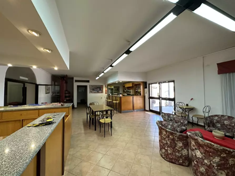 Immagine 14 di Hotel in vendita  a Serracapriola