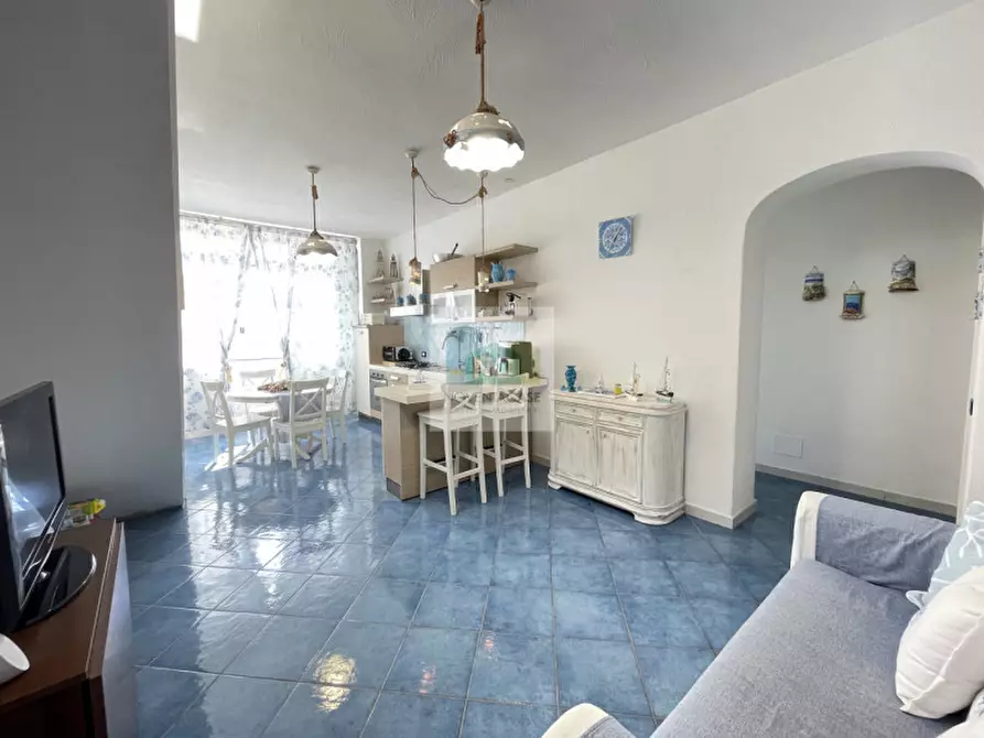 Immagine 2 di Appartamento in vendita  in via bocca 106 a Forio