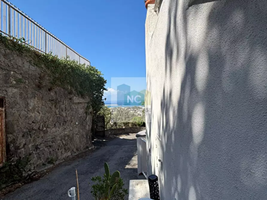 Immagine 13 di Appartamento in vendita  in VIA DEI MARMI 233 a Forio