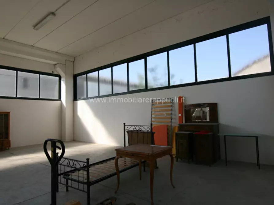 Immagine 22 di Capannone industriale in vendita  a Torrita Di Siena