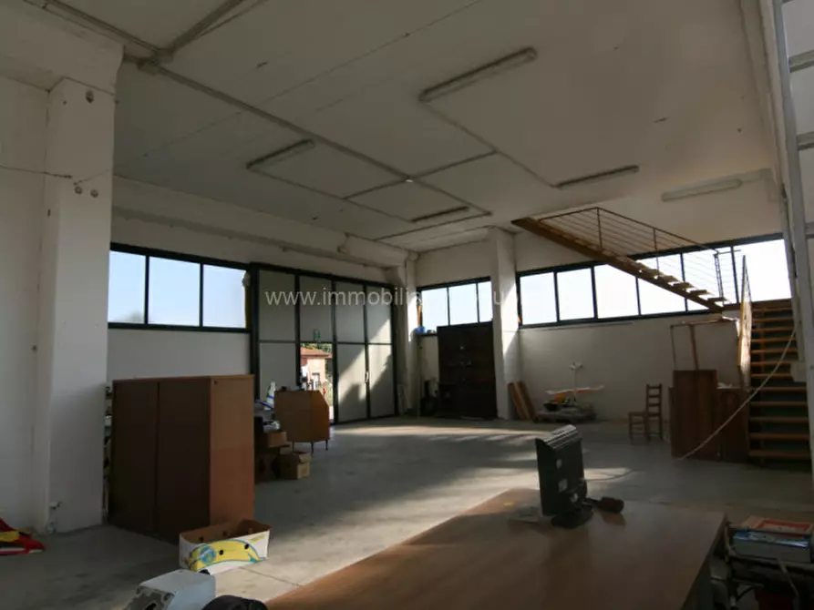 Immagine 24 di Capannone industriale in vendita  a Torrita Di Siena