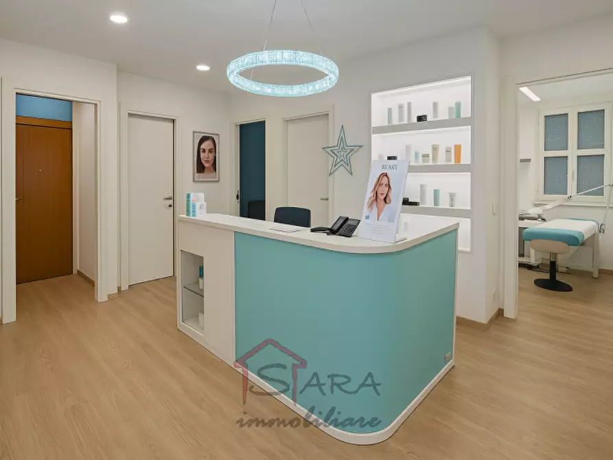 Immagine 3 di Attività commerciale in vendita  a Padova