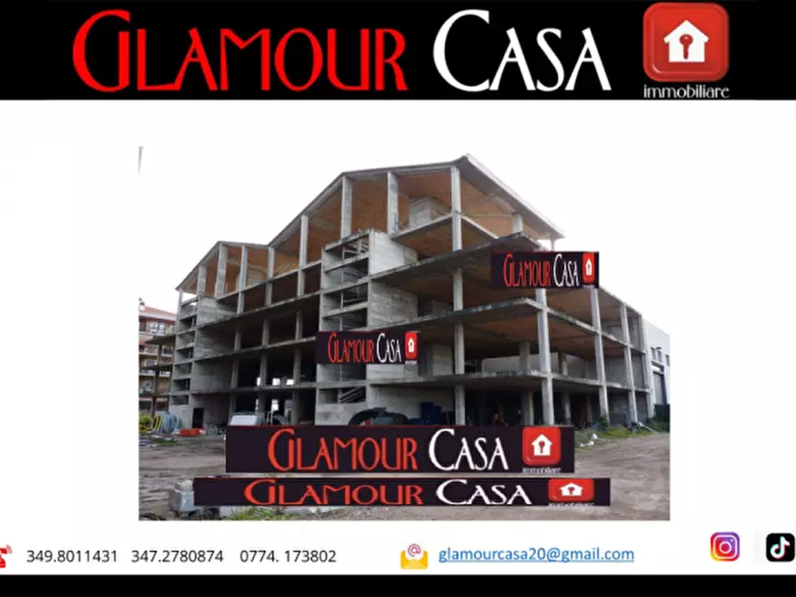 Immagine 4 di Palazzo in vendita  in Via delle Case Rosse a Roma