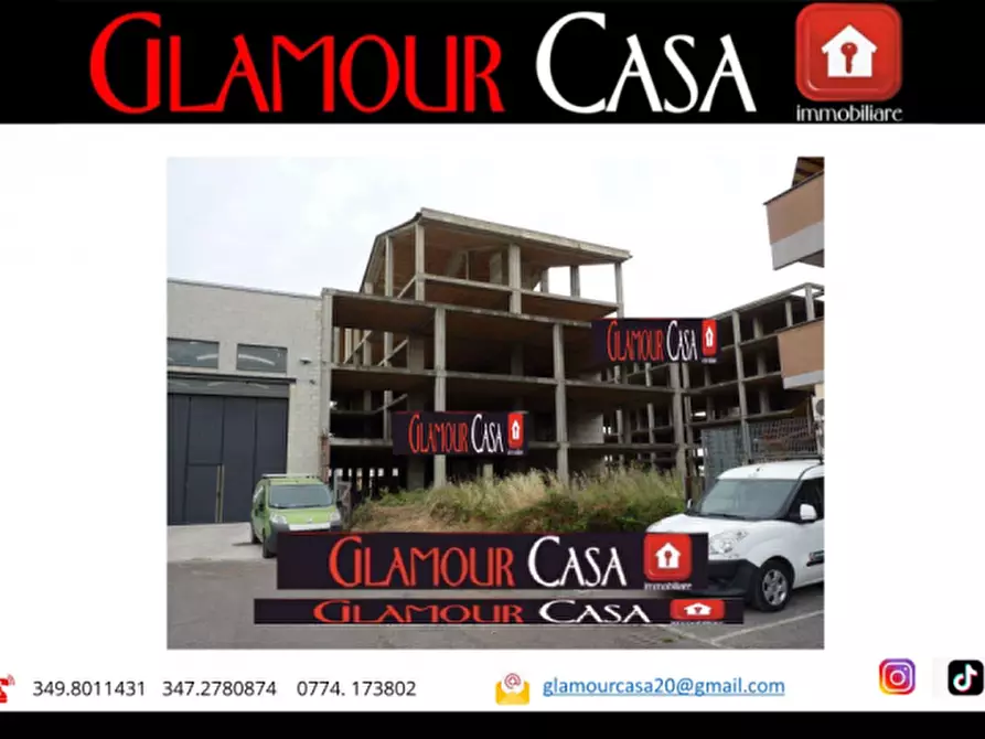 Immagine 6 di Palazzo in vendita  in Via delle Case Rosse a Roma