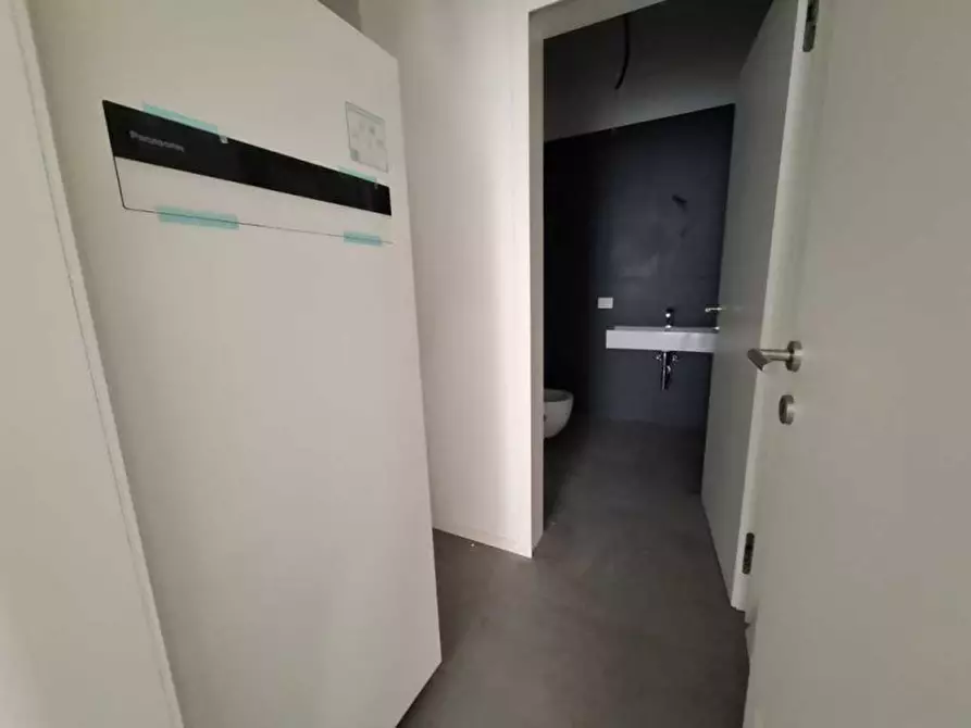 Immagine 11 di Appartamento in vendita  a Villafranca Di Verona