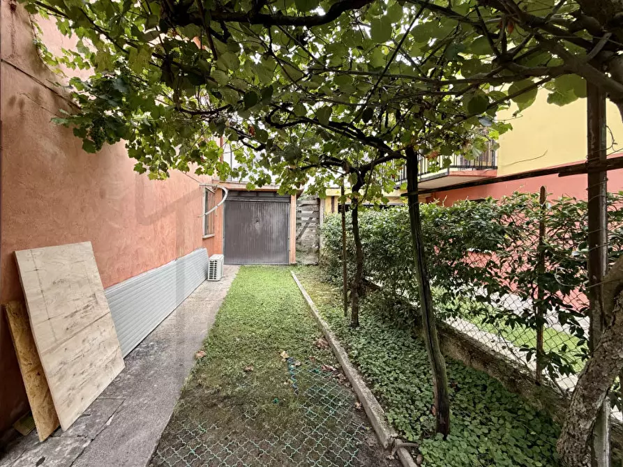 Immagine 20 di Casa indipendente in vendita  in Via Cantore a Abano Terme