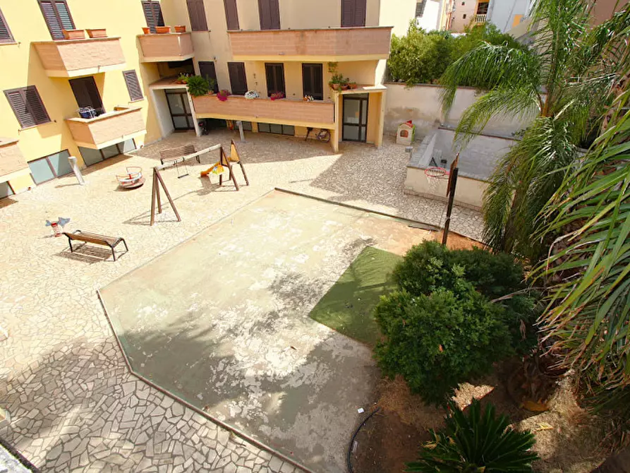 Immagine 6 di Appartamento in vendita  in Via Vittorio Emanuele a Casarano