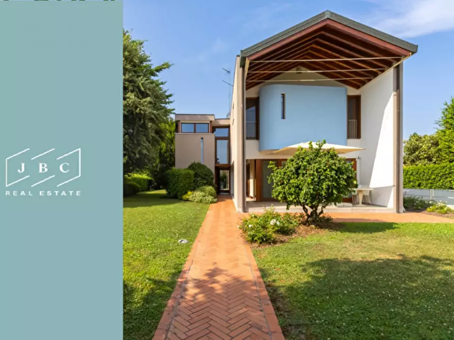 Immagine 1 di Villa in vendita  in Via Fornase I tronco a Oderzo