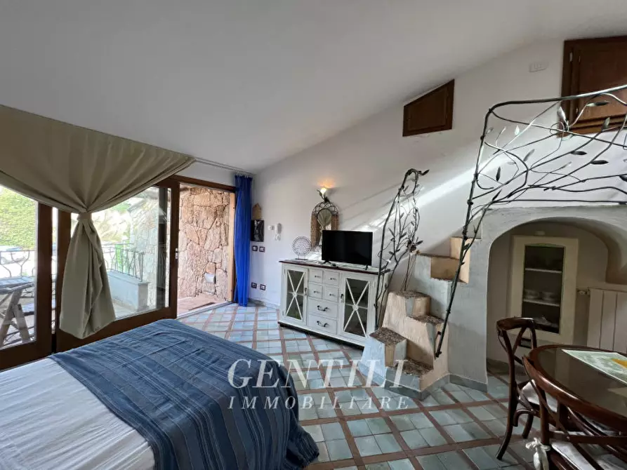 Immagine 9 di Appartamento in vendita  in Via della Chiase a Arzachena