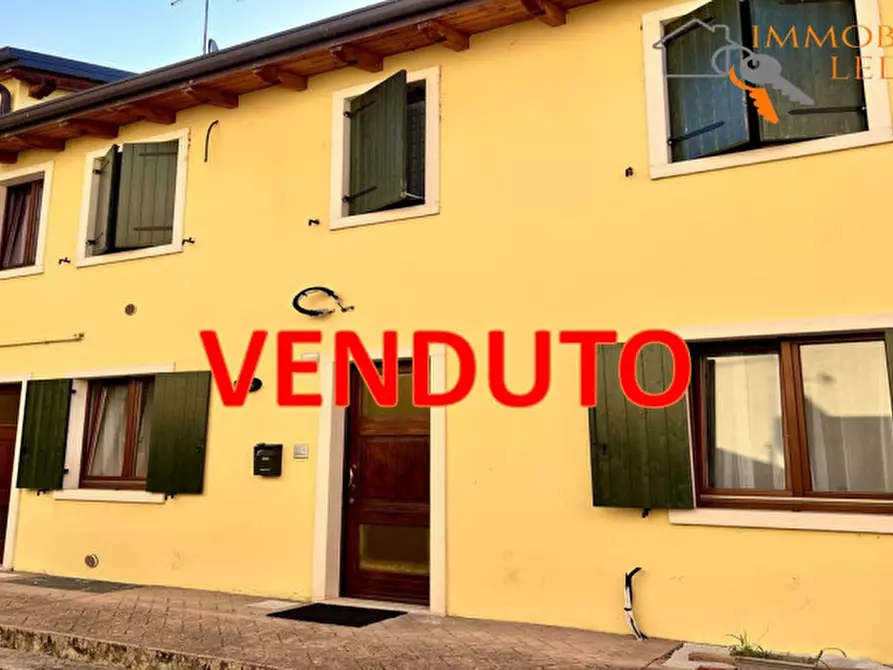 Immagine 1 di Appartamento in vendita  in via Montenezzi a Bussolengo