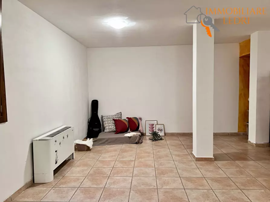 Immagine 10 di Appartamento in vendita  in via Montenezzi a Bussolengo