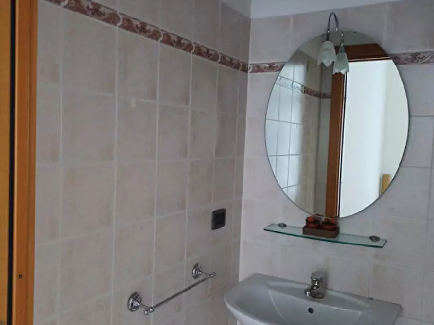 Immagine 2 di Negozio in vendita  in Via dell'Argine a Terni