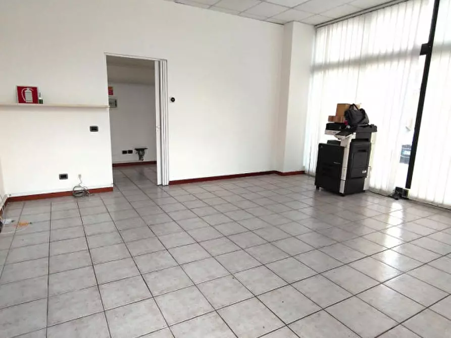 Immagine 3 di Negozio in vendita  in Via dell'Argine a Terni