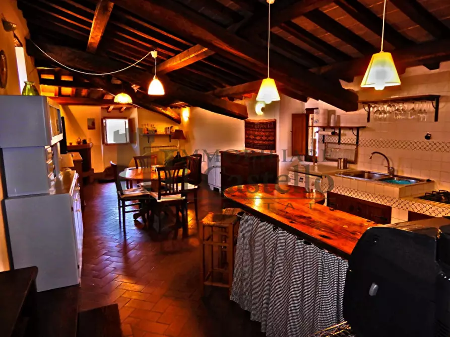 Immagine 1 di Appartamento in vendita  in Via Sensini a Paciano