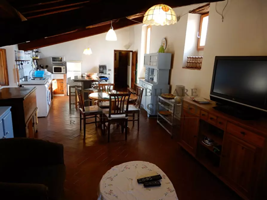 Immagine 8 di Appartamento in vendita  in Via Sensini a Paciano