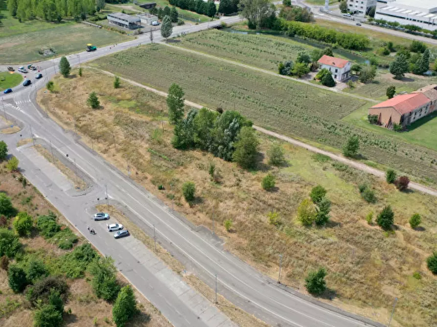 Immagine 4 di Terreno in vendita  in Via del Commercio a Parma