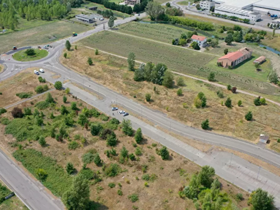 Immagine 5 di Terreno in vendita  in Via del Commercio a Parma