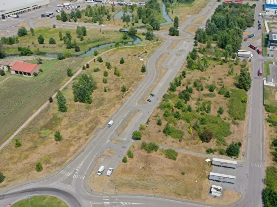 Immagine 8 di Terreno in vendita  in Via del Commercio a Parma