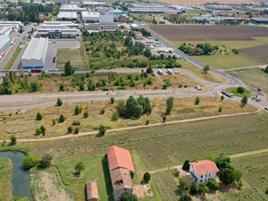 Immagine 10 di Terreno in vendita  in Via del Commercio a Parma